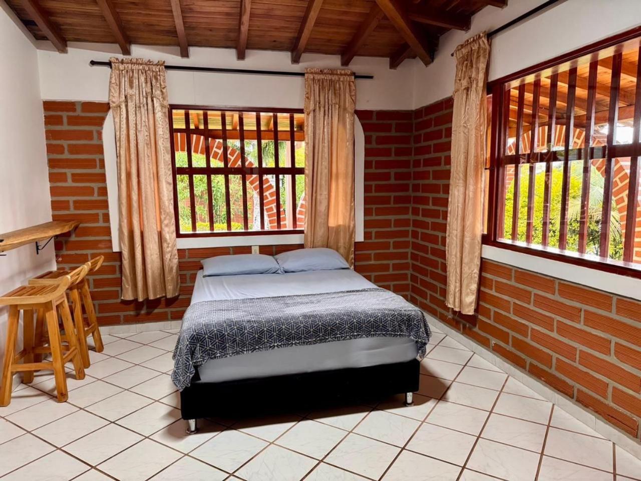 Hotel Campestre Alto Lindo En Guatapé Exteriör bild
